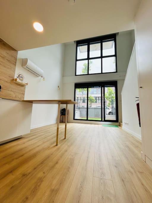 Loft 007 Con Jardin, Piscina, Garaje Y Netflix Apartment San Sebastian de los Reyes Exterior photo