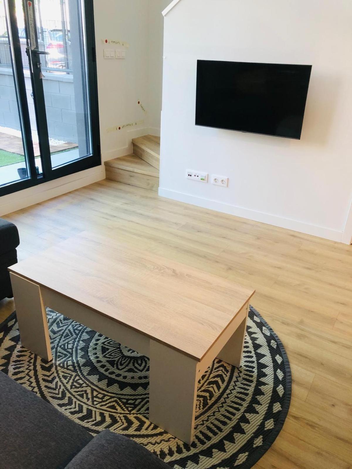 Loft 007 Con Jardin, Piscina, Garaje Y Netflix Apartment San Sebastian de los Reyes Exterior photo